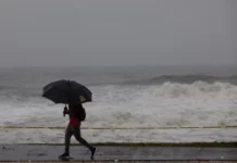 Emiten alerta meteorológica por vaguada y condiciones de peligro en la costa atlántica