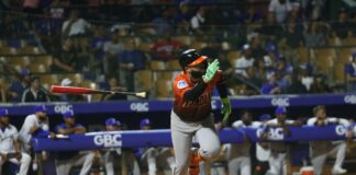 Rivera y Dermody comandan victoria de los Toros sobre el Licey