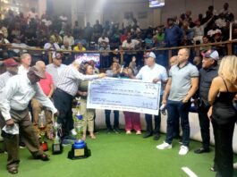 Coliseo Gallístico y Luis Alonzo hacen donación al Hospital de Niños con Cáncer