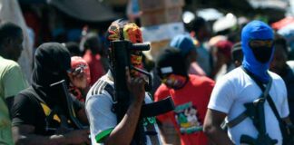 Pandillas en Haití disparan contra helicóptero de la ONU