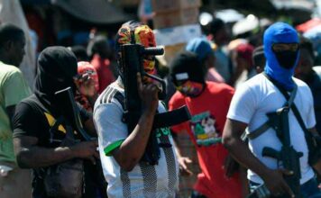 Pandillas en Haití disparan contra helicóptero de la ONU