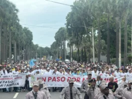 Miles de católicos marchan en defensa de la familia en República Dominicana