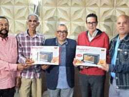 Sandro Fabián y Víctor Santos son Peloteros Estrella de la Semana