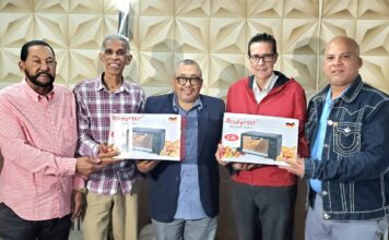 Sandro Fabián y Víctor Santos son Peloteros Estrella de la Semana