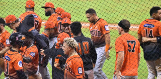 Toros remontan y vencen a las Águilas en extrainnings