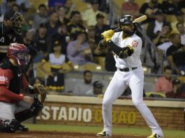Águilas remontan y vencen al Escogido