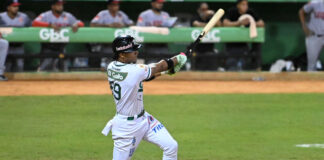 José Barrero pega el hit de oro en el triunfo de las Estrellas sobre el Escogido