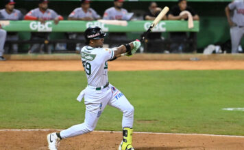 José Barrero pega el hit de oro en el triunfo de las Estrellas sobre el Escogido