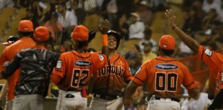 Barría, Lantigua y Rumfield guían triunfo de los Toros sobre las Águilas