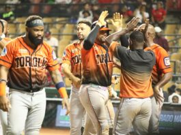 Toros sacan los bates y vencen al Escogido
