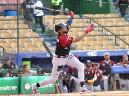Kelvin Gutiérrez la saca en triunfo de los Gigantes sobre el Escogido