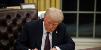 Trump despide a los empleados del Departamento de Justicia que le investigaron