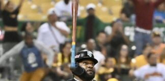 Almonte pega gran slam en victoria de las Estrellas sobre las Águilas