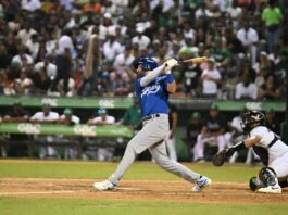 Licey remonta ante Estrellas y consolida la cima