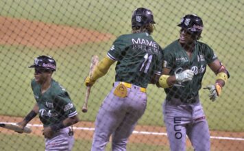 Estrellas superan a las Águilas y suben al primer lugar