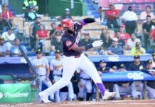 Escogido aplasta a las Águilas y se mantiene en segundo lugar