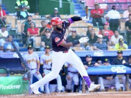 Escogido aplasta a las Águilas y se mantiene en segundo lugar