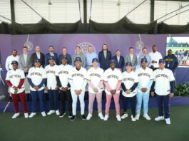 Cerveceros de Milwaukee presentan diez nuevos prospectos en inicio de firmas internacionales