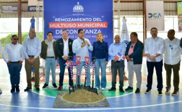 Ministro Kelvin Cruz inicia remodelación del multiuso de Constanza
