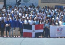 Comisión Mujer y Deporte del COD orienta a estudiantes de Barahona