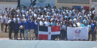 Comisión Mujer y Deporte del COD orienta a estudiantes de Barahona