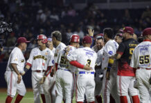 Venezuela blanquea a Japón con no-hitter y avanza a semifinales en SC 2025