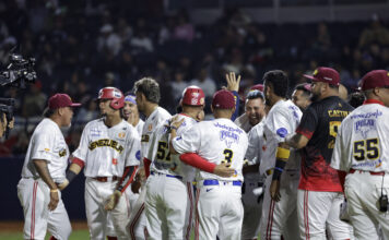 Venezuela blanquea a Japón con no-hitter y avanza a semifinales en SC 2025