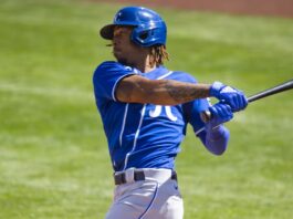 Estrellas firman al campocorto Adalberto Mondesí
