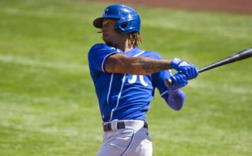 Estrellas firman al campocorto Adalberto Mondesí