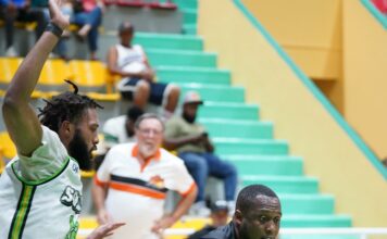 Charles Mitchell guía primer triunfo de los Reales ante los Soles