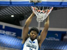 Marineros dominan a Reales y extienden su racha ganadora en la LNB