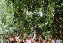 INEFI lleva alegría y materiales a escuela Ángel Marte Rosa