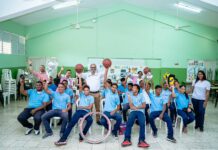 INEFI lleva herramientas educativas al Liceo Max Henríquez Ureña en Duarte