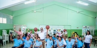 INEFI lleva herramientas educativas al Liceo Max Henríquez Ureña en Duarte