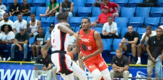 Suero brilla en su barrio y los Leones dominan a los Indios en la LNB