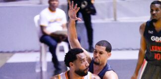 Guerrero domina con doble-doble y guía a Metros al triunfo ante Leones