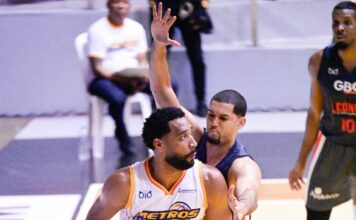 Guerrero domina con doble-doble y guía a Metros al triunfo ante Leones