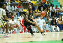 Titanes clasifican con show de Mustapha Heron ante los Soles