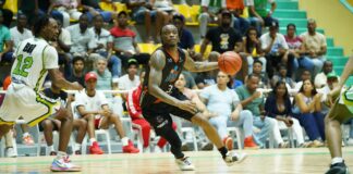 Titanes clasifican con show de Mustapha Heron ante los Soles