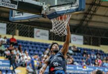 Marineros navegan firme y hunden a los Reales