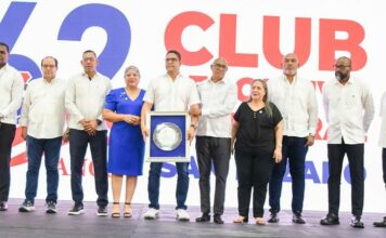 Club San Lázaro reconoce a Rafael Uribe en su 62 aniversario