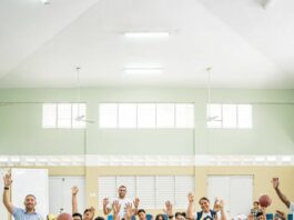 INEFI lleva orientación y utilería al liceo de La Joya en SFM