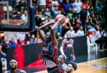 Indios aseguran su clasificación tras batir a los Reales