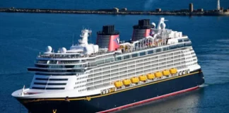 El padre que saltó de un crucero de Disney para salvar a su hija que había caído al mar