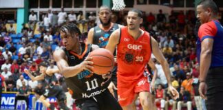 Titanes dejan a Leones contra la pared y toman ventaja 2-0