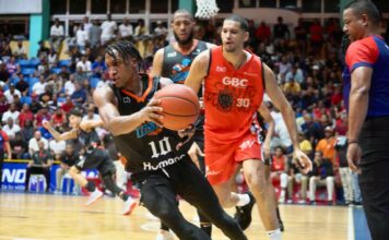 Titanes dejan a Leones contra la pared y toman ventaja 2-0