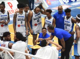 Marineros aplastan a Leones con exhibición de Bello y Peña