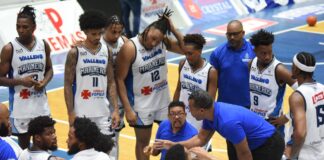 Marineros aplastan a Leones con exhibición de Bello y Peña