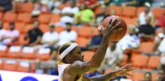 Metros aplastan a los Indios y terminan en la cima