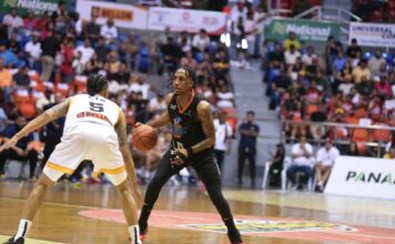 Titanes doblegan a Metros y se acercan al campeonato